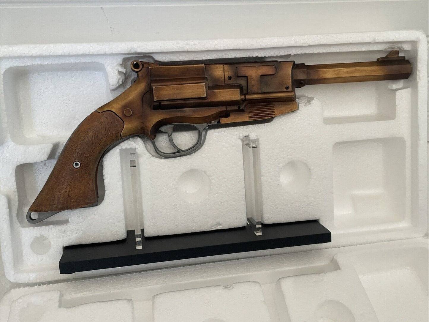 QMX 2012 Malcolm Reynolds Frontier Model B Prop Replica Serenity Firefly NIB