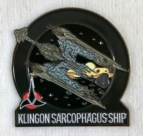 Star Trek: Klingon Sarcophagus Ship FanSets pin - New on Card