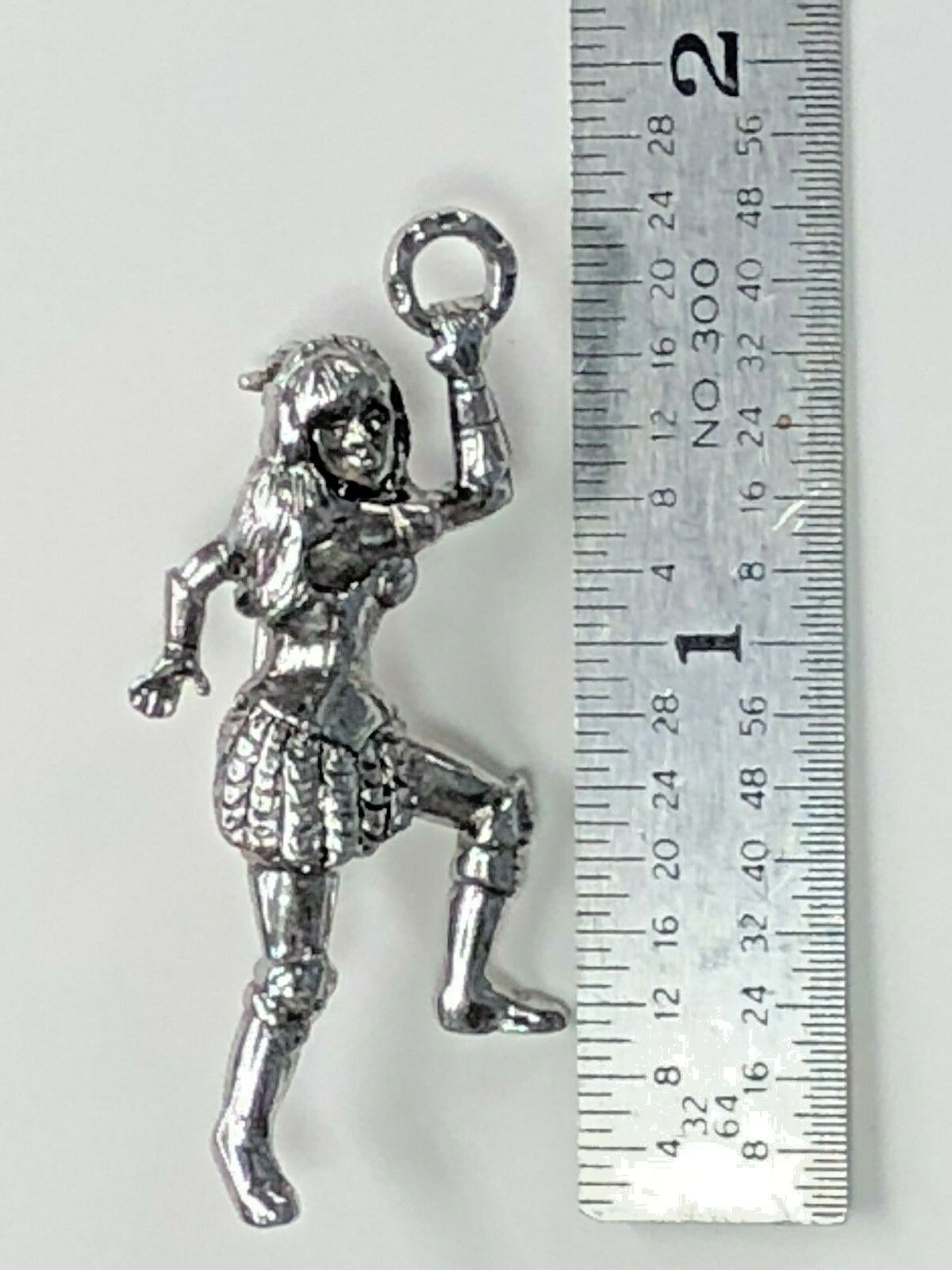 XENA Warrior Princess Figural Lapel Pin - Lucy Lawless & Renee O'Connor